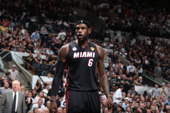 英超球员专访：凯恩谈赛季目标,（对话凯恩：畅谈英超本赛季目标）