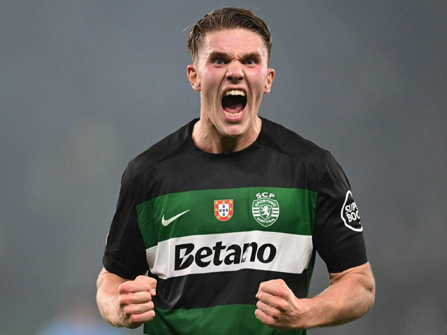 全家福宣，U16国少小将万项加盟塞尔超贝尔格莱德红星俱乐部（塞尔超贝尔格莱德红星官宣签下U16国少万项，全家福合影亮相）