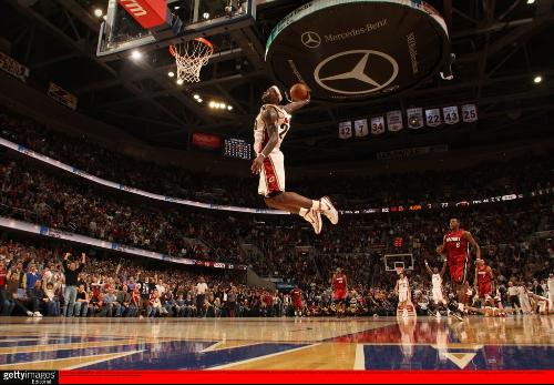 东体：阿苏埃最快16日返回上海，陈晋一最早19日归队（据东体报道，阿苏埃有望16日回沪，陈晋一最早19日归队）