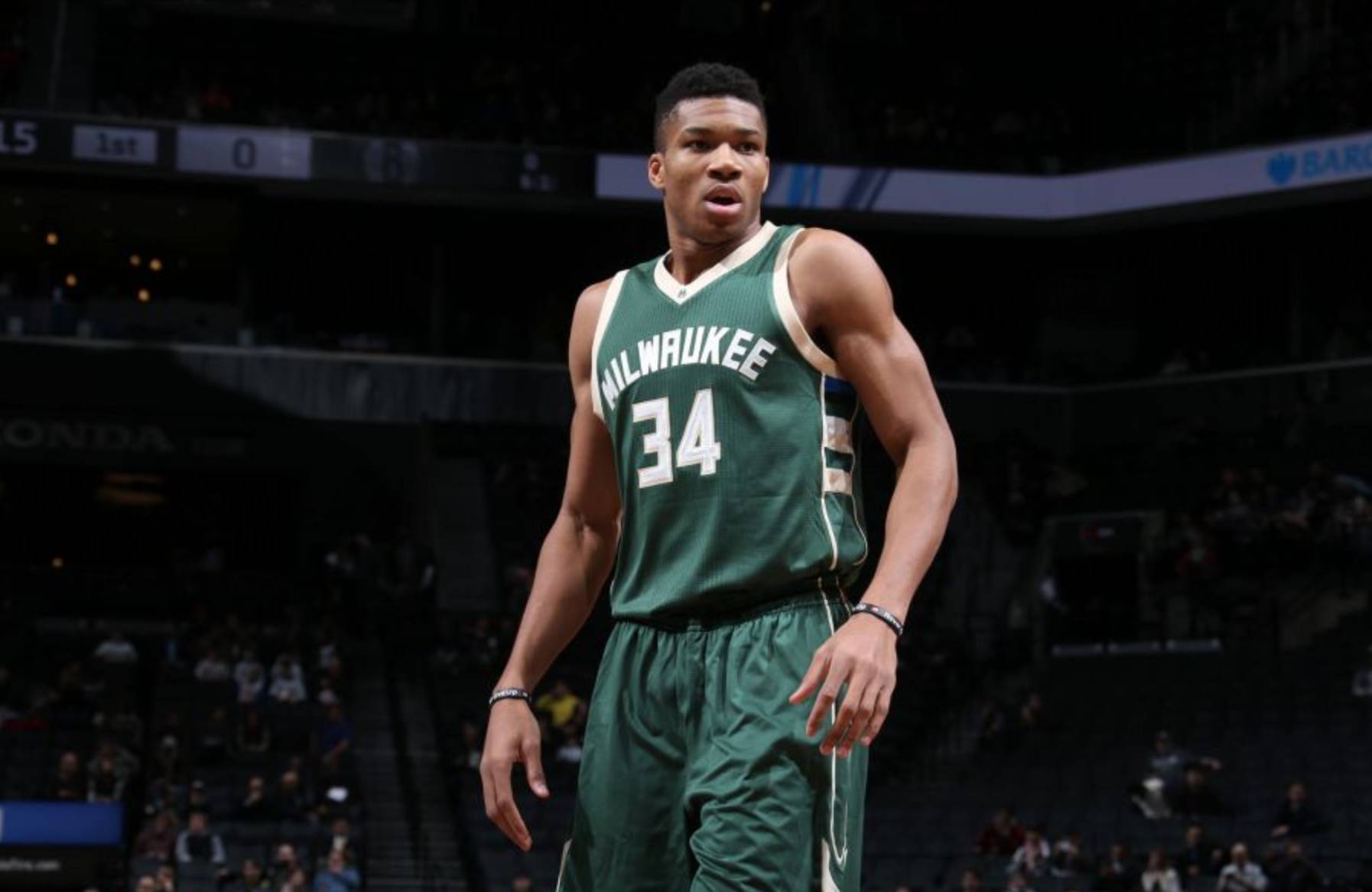 国米vs科莫：劳塔罗搭档小图拉姆，恩里克、巴雷拉出战（国米迎战科莫：劳塔罗联手小图拉姆，恩里克与巴雷拉出战）