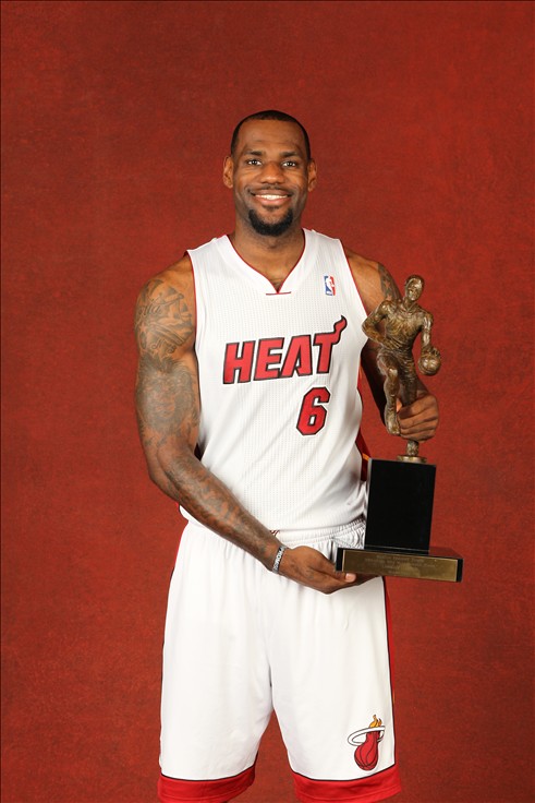 世体：欧足联检查员全面审查诺坎普，确认其可以举办欧冠比赛（世体：诺坎普通过欧足联全面核查，获准承办欧冠赛事）