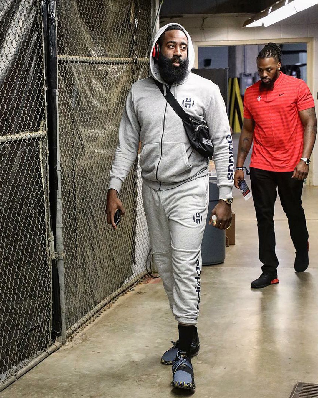 火箭哈登连续三场得分30+（哈登为火箭连砍三场30+）