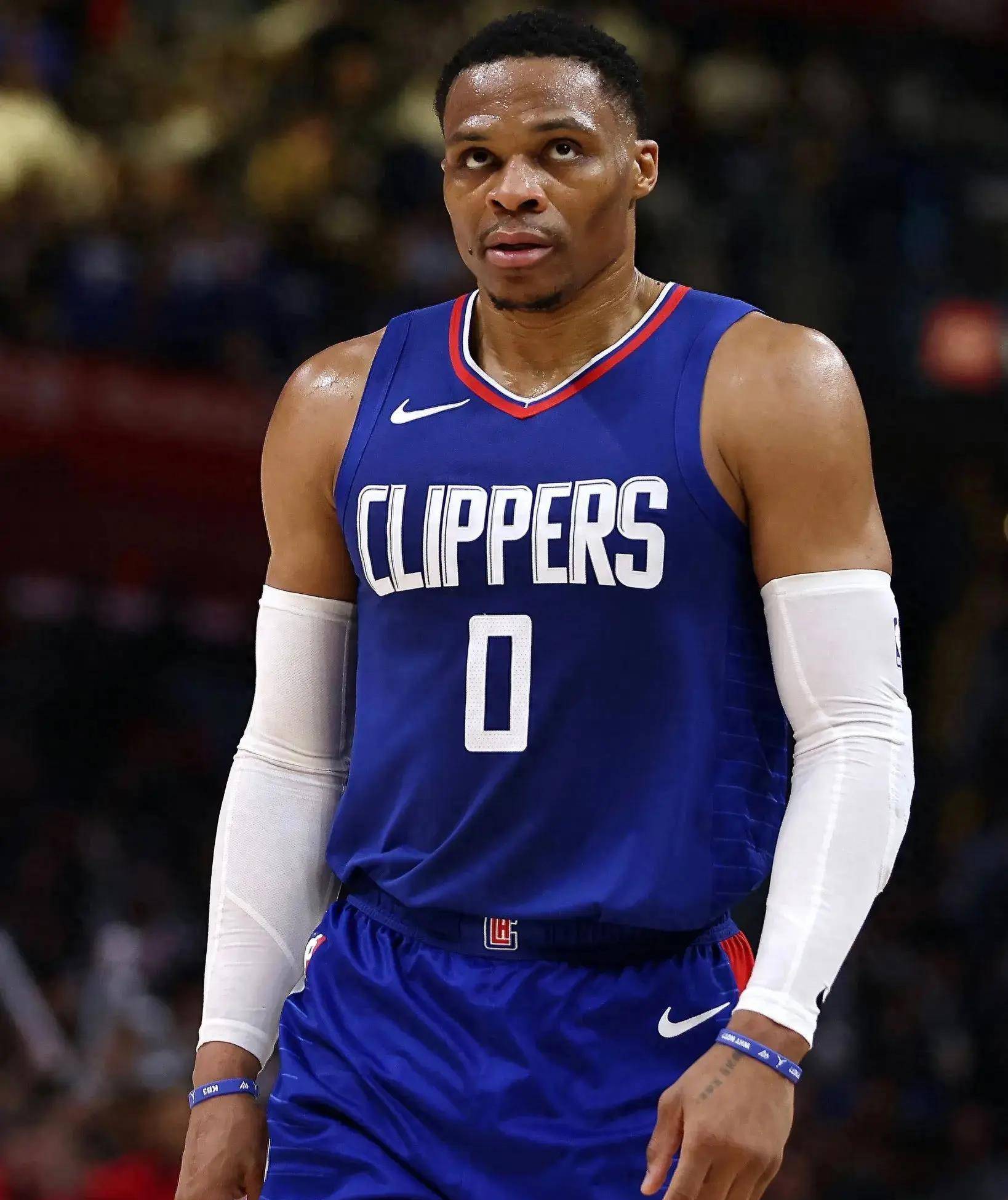 拉菲尼亚：我希望在巴萨退役；最大的奢侈是给家人买房子（拉菲尼亚：愿在巴萨挂靴，最奢侈的是为家人置房）