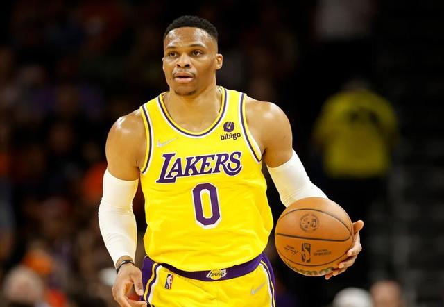 格莱姆斯＆乔治发挥出色，76人收获客场三连胜（格莱姆斯、乔治状态火热，76人豪取客场三连胜）